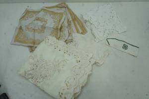 lot 208 image: Table Runner Placemat Lot