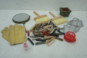 lot 233 image: Mirror Brush Leather Glove Lot