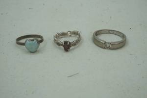 lot 300 image: 3 sterling Silver Rings