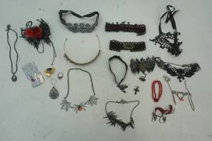 lot 302 image: Black Lace Jewelry and Tiara Lot