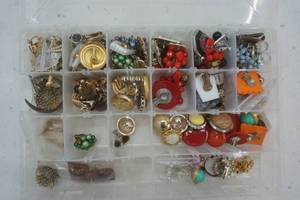 lot 313 image: Clip on Earrings Lot