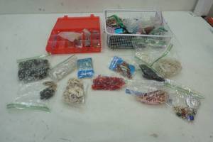 lot 338 image: Large Craft and Bead Lot