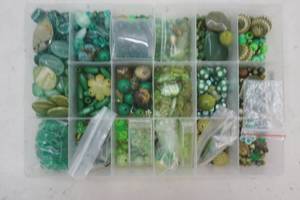 lot 340 image: Green Bead Lot