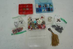 lot 343 image: Beading Jewelry Lot