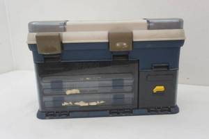 lot 5 image: tackle box