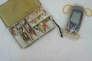 lot 12 image: ice fishing tackle