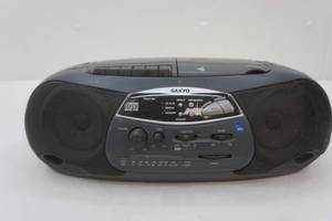 lot 104 image: Sanyo Stereo