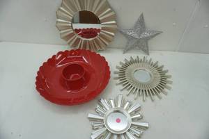 lot 128 image: Decor, holiday and other, mirror, snack tray