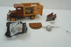 lot 137 image: Decor and collectible lot, Wabash wood toy truck
