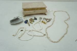 lot 140 image: Terrazzo stone jewelry box and shell jewelry and other
