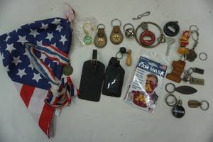 lot 159 image: Vintage findings lot, key rings