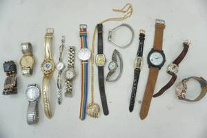 lot 162 image: Watches