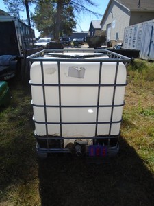 250 gal poly water container. Cleaned out. Was using for pressure washer tank. Good condition. As shown.