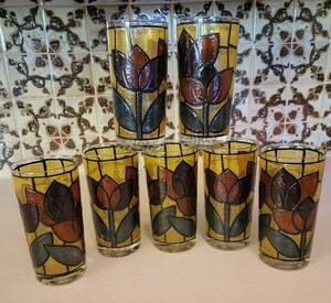 lot 35 image: West Virginia Stained Glass Tulip Glassware  7