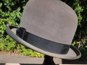 lot 60 image: Vintage Gray Mens Resistol Derby Hat  7 38