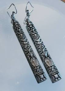 lot 20 image: Pacific Northwest Indian Totem Pole Sterling Earrings, 7g