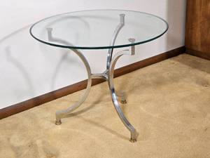 lot 26 image: MCM Chrome Base Pedestal Tabel with Bass Cap Details