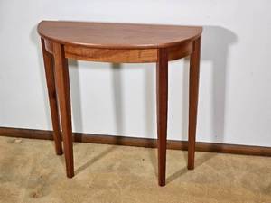 lot 38 image: FBJ Danish Modern Entry Consol