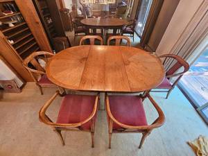 lot 6 image: MCM Thomasville Furniture Chinoiserie Dining Table & Chairs