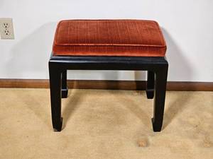 lot 39 image: Oriental Inspired Footrest from Hekman