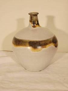 lot 88 image: Enchanting Fine Studio Ceramic Vase