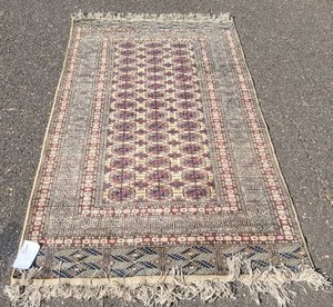 lot 47 image: Stunning Vintage Pakistani Hand-Knotted Oriental Area Rug - Tan  Blue  Red