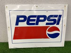 lot 9 image: Pepsi Metal Sign 23 x 30
