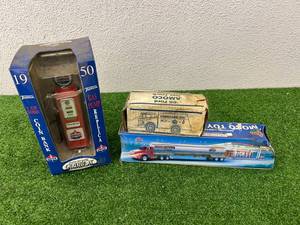 lot 33 image: Amoco Trucks & Gas Pump (Boxes Have Damage)