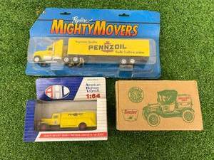 lot 34 image: Pennzoil & Sinclair Trucks