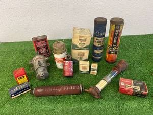 lot 74 image: Mixed Lot Oil & Auto Items
