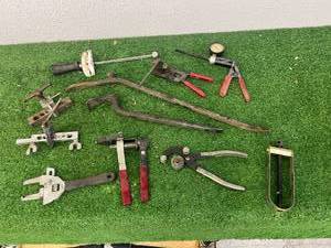 lot 80 image: Specialty Tools