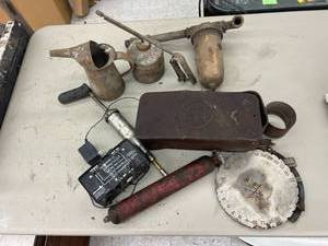 lot 88 image: International Harvester Metal Box, Oil Cans & Misc
