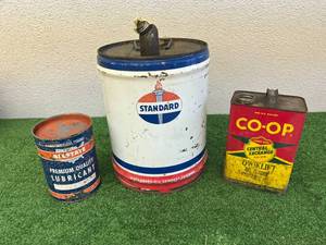 lot 91 image: Vintage Oil Cans