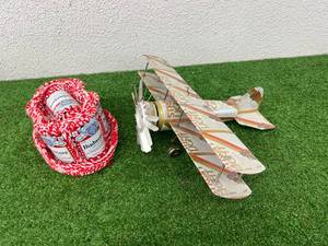 lot 120 image: Beer Can Airplane & Cap