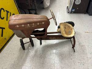 lot 174 image: Garton Chain Drive Pedal Tractor