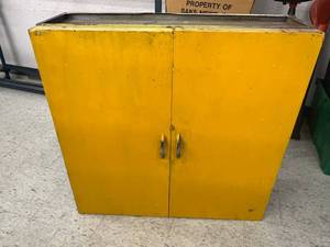lot 175 image: Service Station Metal Shop Cabinet