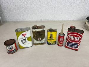 lot 205 image: Oil Cans