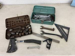 lot 211 image: Tools