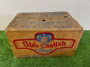 lot 216 image: Ruffs Olde English Stout Duluth MN Box & Bottles