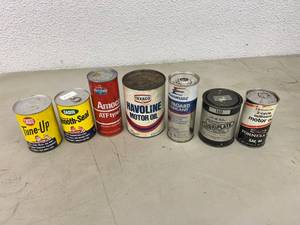 lot 227 image: Mixed Lot Oil Cans
