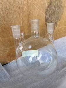 lot 7 image: 5 neck boiling flask, 2942-2440 3000 mL pyrex glass