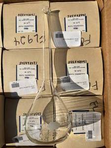 lot 28 image: 9 250 mL Flat Bottom Volumetric Flask