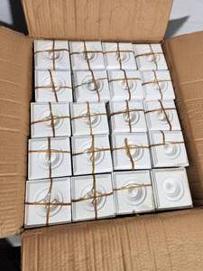 200 white rosettes