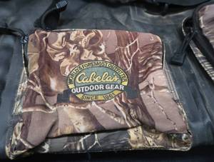 lot 49 image: CABELAS CAMO SOFT GUN CASE