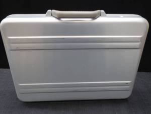 lot 96 image: ZERO HALLIBURTIN HARD GUN CASE