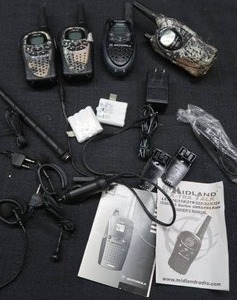 lot 121 image: WALKIE TALKIE LOT