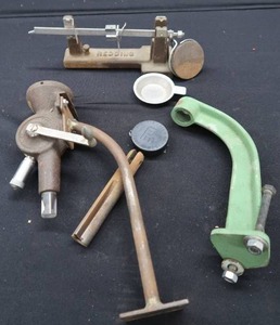 lot 170 image: LOT OF 3  VINTAGE REDDING RELOADING ITEMS