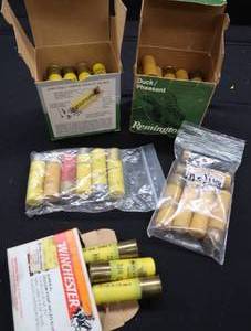 lot 220 image: LOT OF 20 GAUGE RELOADS