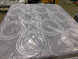 lot 3 image: King Mattress- New in Plastic