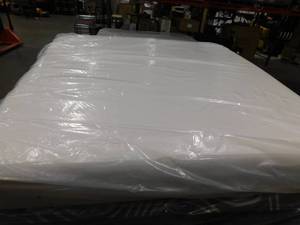 lot 4 image: King Mattress-New in plastic